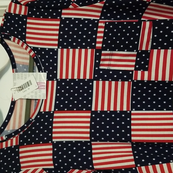 Lularoe Carly - Picture 2 of 3